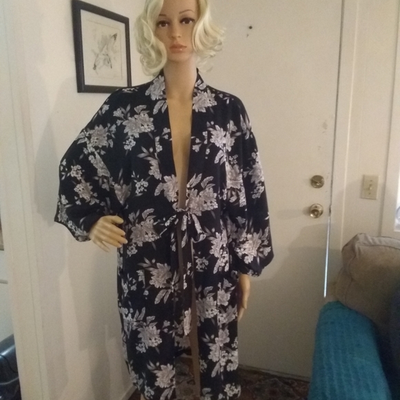 Spiritual Gangster Kimono Wrap - Picture 2 of 8